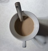 ミルクティー論争の結果から見る、珈琲とミルクを混ぜる場合の正しい順番について。